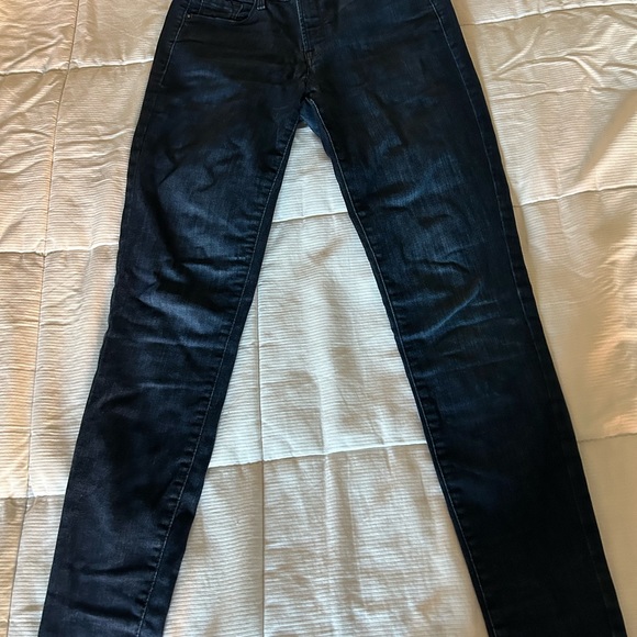 Old navy rockstar jeans - Picture 4 of 5